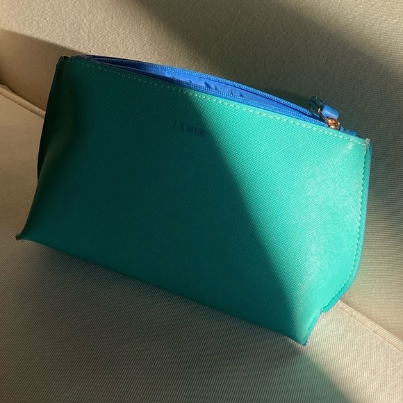 Gorgeous La Mer makeup bag - Picture 2 of 12